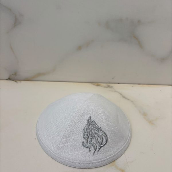 כיפה פשתן לבן ריקמה האש שלי כסוף